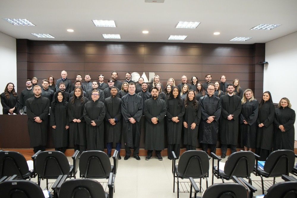 OAB Cascavel sedia juramento de jovens advogados de 11 subseções do Estado